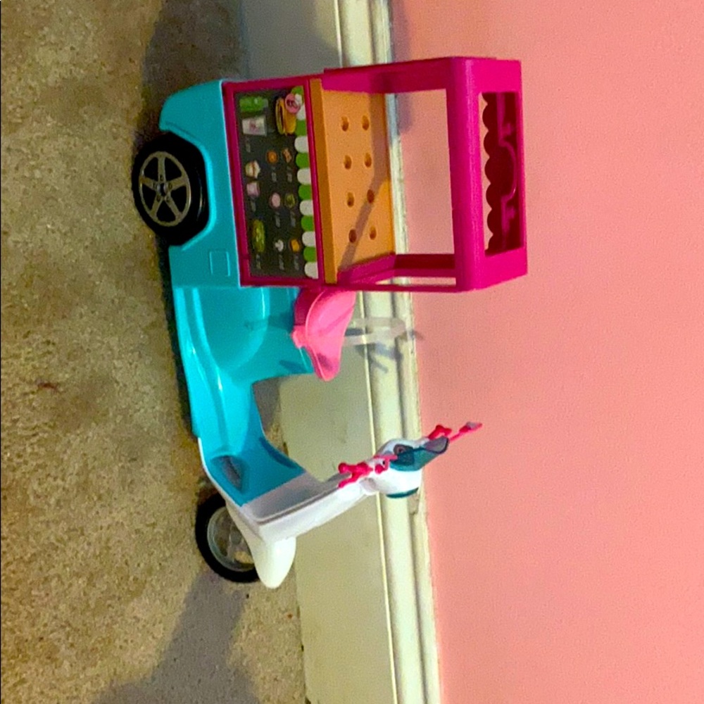 Barbie good truck